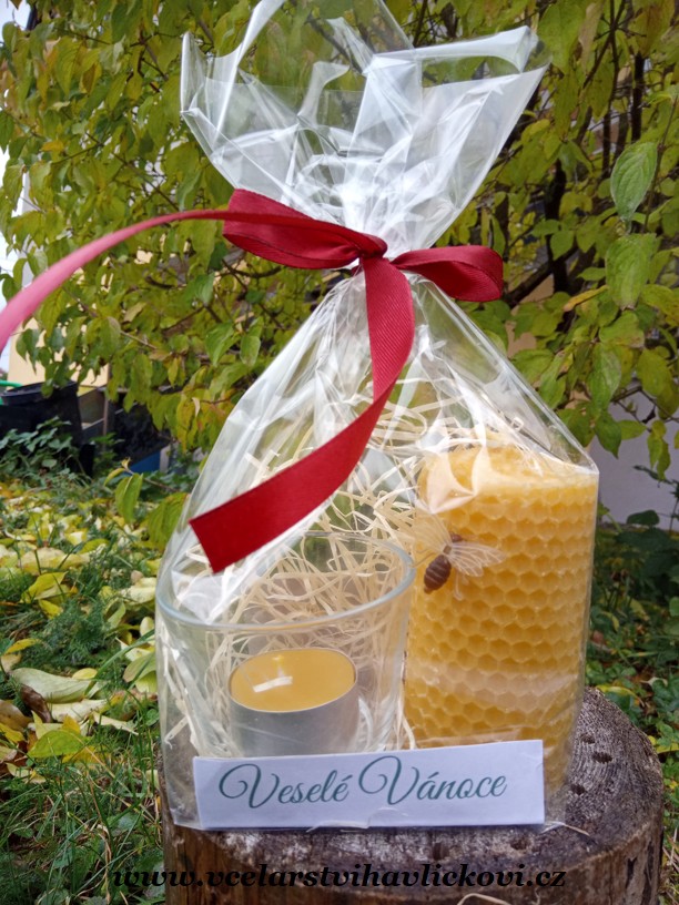 🎁 Dárkové balení svíček z 100 % včelího vosku – sada se svíčkou a skleněným svícnem 🐝