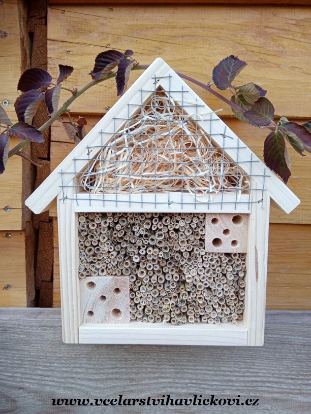 Domeček hotel pro hmyz široký