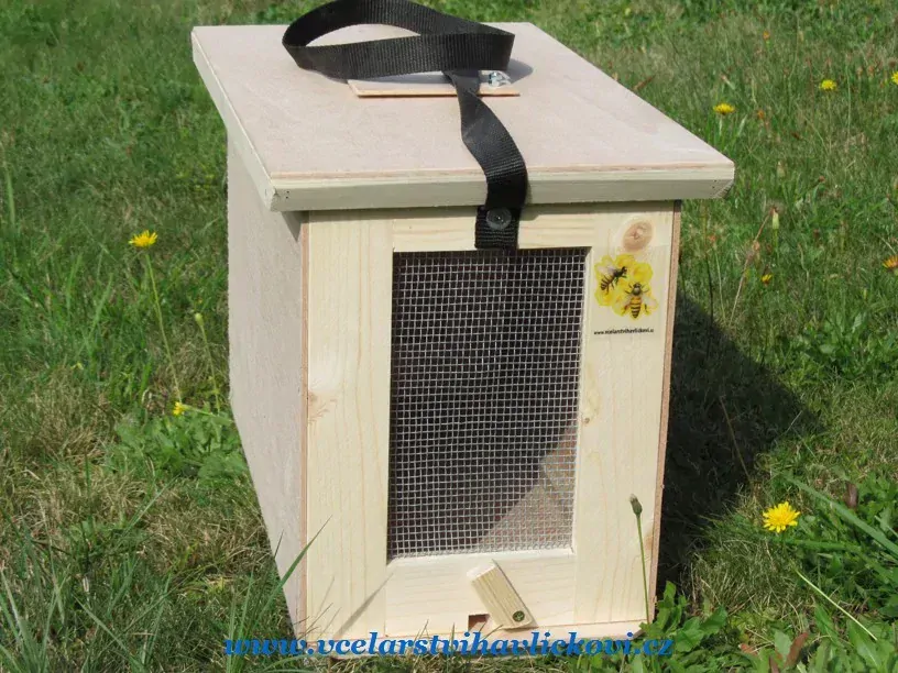 Roják z překližky na 6 rámků 39x24 a 39x27,5